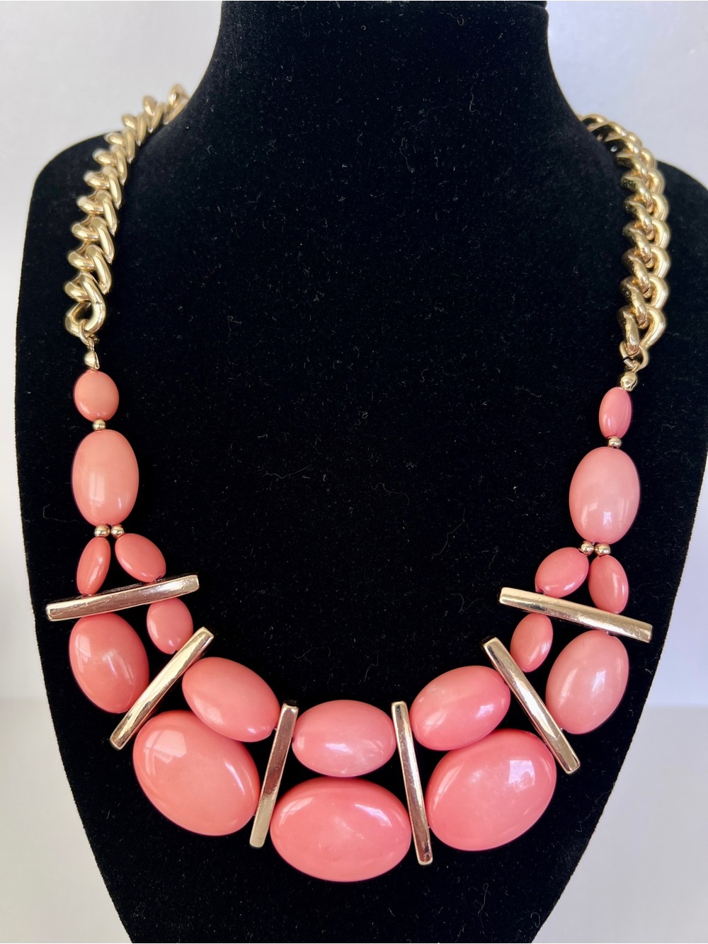 Cuban Chain Salmon Peach Coral Bead Gold Tone Bib Statement Necklace